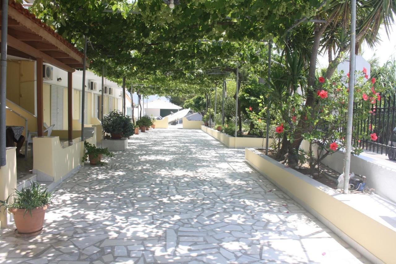 Maria Studios Laganas Bagian luar foto