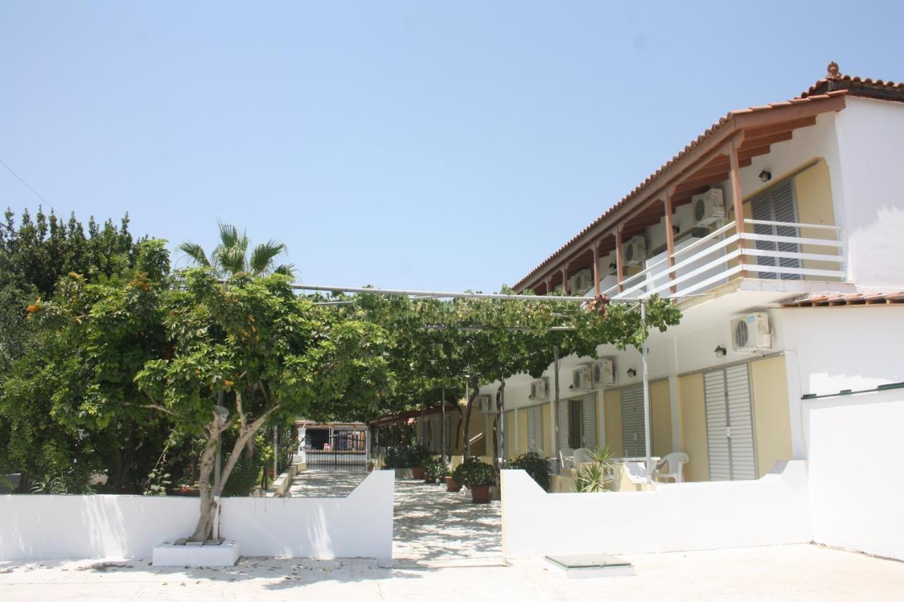 Maria Studios Laganas Bagian luar foto